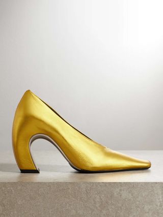 Metallic leather pumps